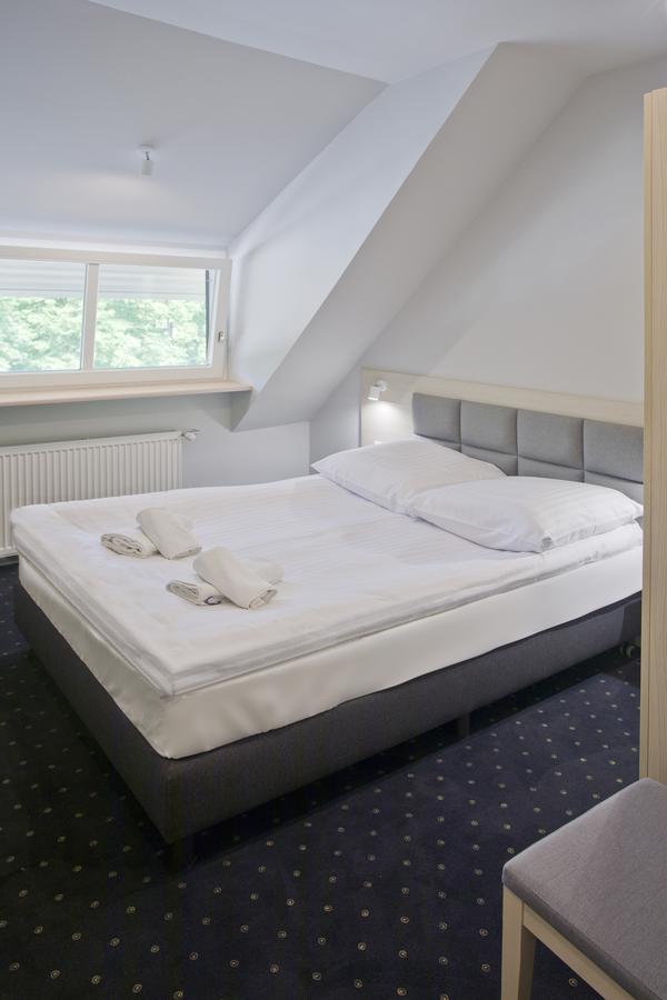Hotel Podjadek グジノ エクステリア 写真