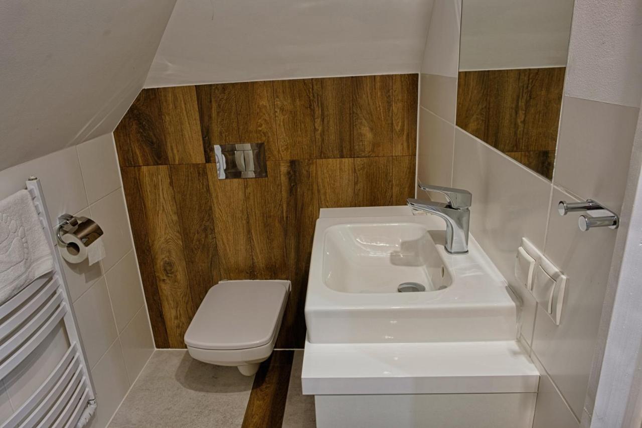 Hotel Podjadek グジノ エクステリア 写真