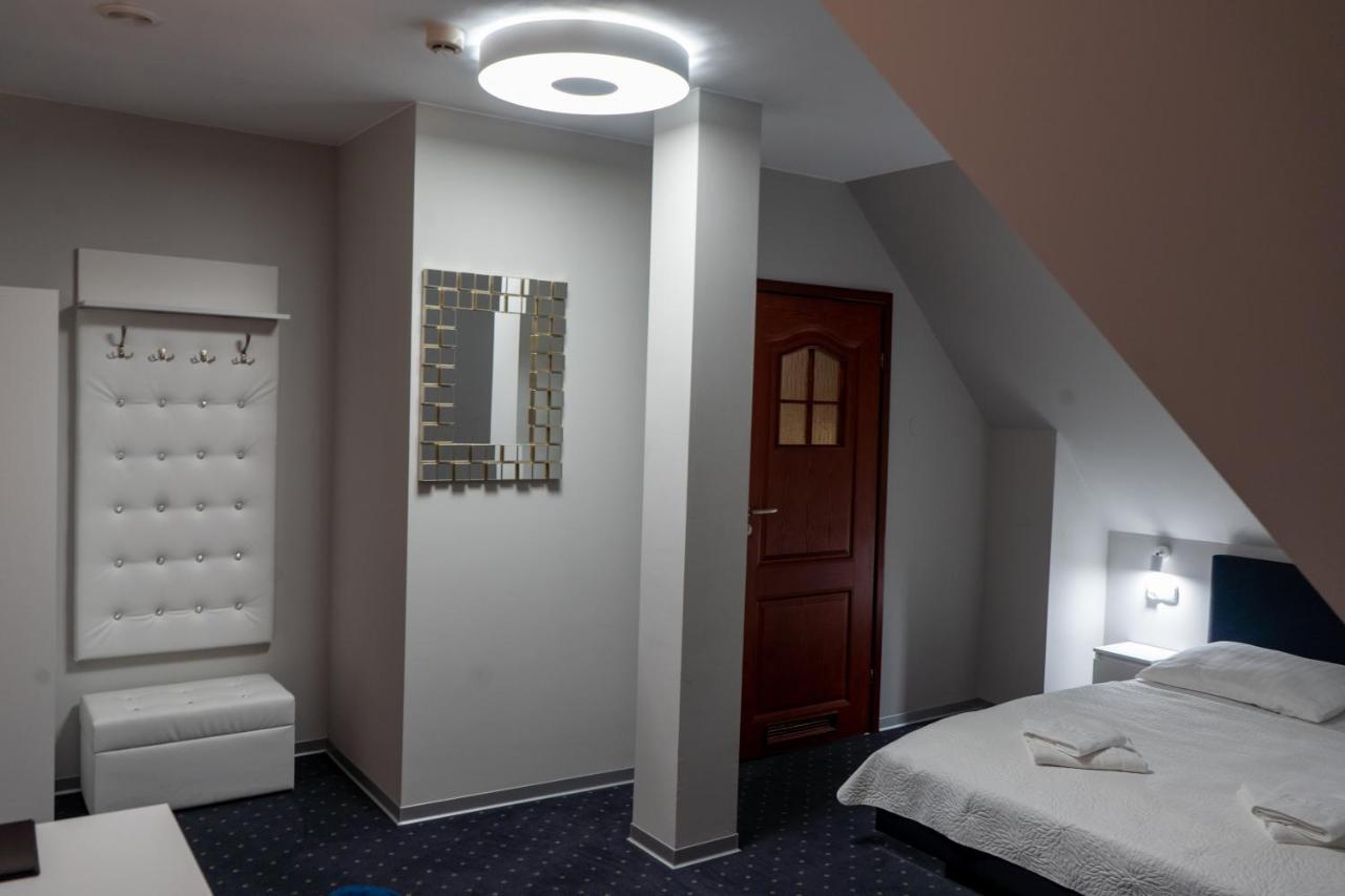 Hotel Podjadek グジノ エクステリア 写真